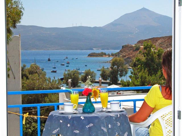 Hotel Delfini Adamantas  Buitenkant foto
