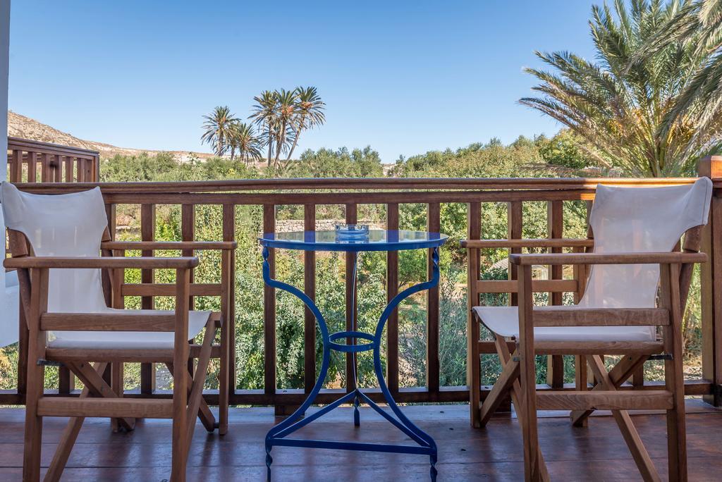Hotel Delfini Adamantas  Buitenkant foto